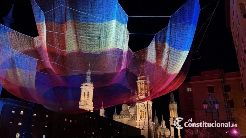El cierzo de Zaragoza contribuye a iluminar el Casco Histórico: arranca el festival Zaragoza Luce 2026 / Luis Corpas | ElConstitucional.es