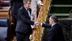 Feijóo junto a Santiago Abascal en el Congreso de los Diputados. Europapress