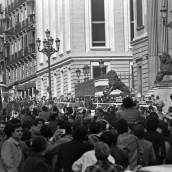 EuropaPress 3569631 24 febrero 1981 madrid espana medios comunicacion ciudadanos esperan junto