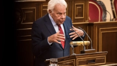 EuropaPress 7320647 expresidente gobierno felipe gonzalez presentacion libro rey manuel