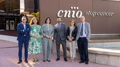 Cúpula del CNIO junto a la ministra Diana Morant