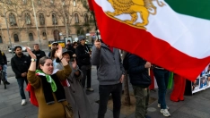 Manifestación por un cambio de régimen en Irán, en la plaza Universitat, a 21 de febrero de 2026, en Barcelona, Catalunya (España).