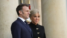 EuropaPress 7215513 presidente republica francesa emmanuel macron junto mujer brigitte macron