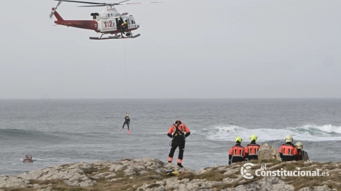 Equipos de rescate trabajan en el lugar de los hechos, a 3 de marzo de 2026, en Santander, Cantabria (España)