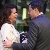 El presidente andaluz, Juanma Moreno, junto a la presidenta del Comité de las Regiones de la UE