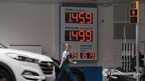 Cartel de precios en una gasolinera. David Zorrakino / Europa Press