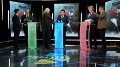 Los tres candidatos a la Presidencia de la Junta de Castilla y León junto a sus equipos antes del segundo debate para las elecciones autonómicas en Castilla y León. Photogenic/Claudia Alba / Europa Press