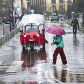 Un vehículo turístico 'Tuk Tuk' en Madrid. Jesús Hellín / Europa Press