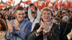 El presidente del Gobierno, Pedro Sánchez y el candidato de Castilla y León, Carlos Martínez. Photogenic/Claudia Alba / Europa Press