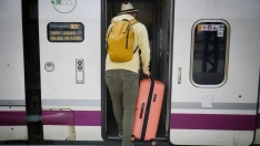 Billetes desde 19 euros en tren para Semana Santa  Renfe lanza una oferta limitada y estas son las fechas