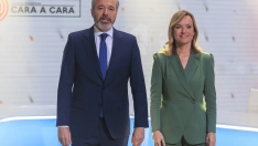 Jorge Azcón y Pilar Alegría, en un debate de las elecciones en Aragón