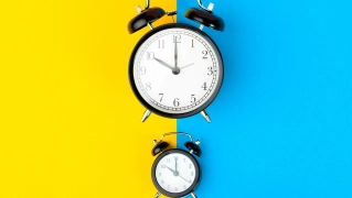 Cambio de hora hoy en España  ¿Se adelanta o atrasa el reloj? Lo que debes saber para este fin de semana