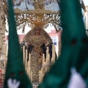 La salida procesional de la Pollinica en el Domingo de Ramos de Málaga. Álex Zea / Europa Press