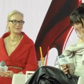 Meryl Streep conmociona a Anne Hathaway en la rueda de prensa en Seúl: “Realmente no has cambiado tu esencia”