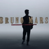 El cantante Bruno Mars en un videoclip