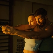 Primeras imágenes de Ester Expósito en ‘Enfrentados’ ('Prime Video'): la adaptación basada en la bilogía de Mercedes Ron Primeras imágenes de Ester Expósito en ‘Enfrentados’ ('Prime Video'): la adaptación basada en la bilogía de Mercedes Ron