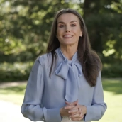 La Reina Letizia, con guiños en guaraní, felicita al Centro Cultural de España en Paraguay en su 50º aniversario en un vídeo desde Zarzuela