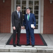 El presidente del Gobierno, Pedro Sánchez, recibe al portavoz del PNV en el Congreso, Aitor Esteban. El presidente del Gobierno, Pedro Sánchez, recibe al portavoz del PNV en el Congreso, Aitor Esteban.