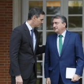Pedro Sánchez y Aitor Esteban en un encuentro en La Moncloa