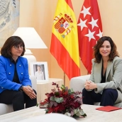 Ayuso y Almudena Lastra, fiscal superior de Madrid. (Foto CAM)