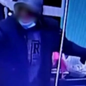 Imagen atraco 13 de abril del 2021 en un supermercado de Lleida.   MOSSOS D'ESQUADRA