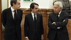 Zapatero, Aznar y González, en un acto en el Congreso (Europa Press)