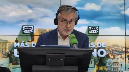 Carlos Alsina emociona a los oyentes al anunciar su adiós al primer tramo de 'Más de uno': "Estoy gastado"