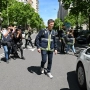 Agentes de la Policía Nacional salen de las oficinas de la empresa What The Fav, perteneciente a las hijas de Zapatero. Gustavo Valiente / Europa Press