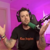 AuronPlay explica por qué fue al concierto de Bad Bunny con peluca y se sorprende de la ausencia de reacción del público: "¿Tengo fama de demente en internet?" AuronPlay explica por qué fue al concierto de Bad Bunny con peluca y se sorprende de la ausencia de reacción del público: "¿Tengo fama de demente en internet?"