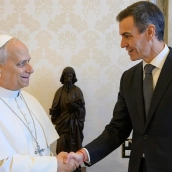 Sánchez y el papa León XIV coincidirán en Canarias en un viaje con la migración como eje central