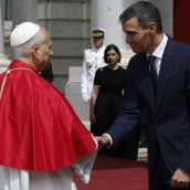 EuropaPress 7576230 pedro sanchez asiste ceremonia bienvenida papa leon xiv palacio real junio