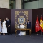 El Rey Felipe VI, la Reina Letizia, la Princesa Leonor y la Infanta Sofía, el alcalde de Madrid, José Luis Martínez-Almeida, durante la entrega la Llave de Oro de la Villa de Madrid al Papa León XIV. Jesús Hellín/Pool / Europa Press