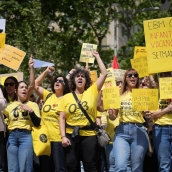 Profesores manifestándose durante una concentración de sindicatos educativos por la huelga de guarderías. David Zorrakino / Europa Press