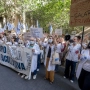 Médicos y facultativos durante una concentración frente a la Consejería de Sanidad. Alberto Ortega / Europa Press