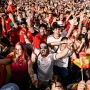 Decenas de personas durante el primer partido disputado por la selección española. Carlos Luján / Europa Press