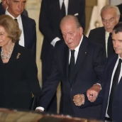 Los Reyes Eméritos, en un funeral