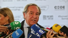 El presidente de Cecam, Ángel Nicolás, atendiendo a los medios el pasado mes de abril. Juanma Jiménez / Europa Press