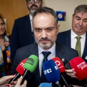 El alcalde de Móstoles, Manuel Bautista, durante un pleno extraordinario en el Ayuntamiento de Móstoles el pasado mes de febrero. A. Pérez Meca / Europa Press