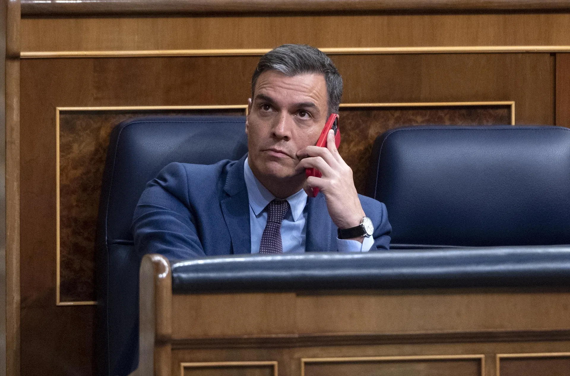 EuropaPress 4576384 presidente gobierno pedro sanchez habla telefono sesion extraordinaria EuropaPress 4576384 presidente gobierno pedro sanchez habla telefono sesion extraordinaria