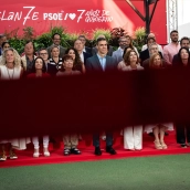 El presidente del Gobierno, Pedro Sánchez (c), posa junto a los miembros de la Ejecutiva del PSOE, tras la reunión de la Comisión Ejecutiva Federal del año pasado. Alejandro Martínez Vélez / Europa Press El presidente del Gobierno, Pedro Sánchez (c), posa junto a los miembros de la Ejecutiva del PSOE, tras la reunión de la Comisión Ejecutiva Federal del año pasado. Alejandro Martínez Vélez / Europa Press