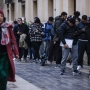 EuropaPress 7266852 decenas inmigrantes hacen cola ayuntamiento valencia febrero 2026 valencia