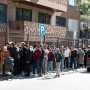EuropaPress 7443091 varias personas hacen cola entrar embajada consulado marruecos 15 abril
