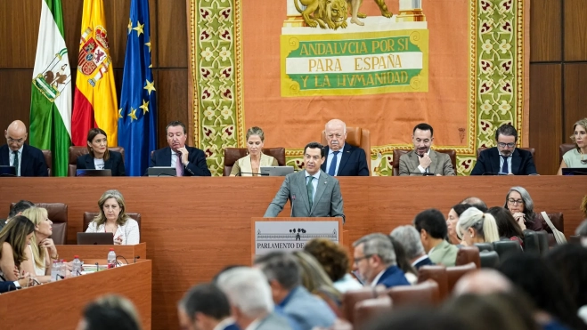 El presidente en funciones de la Junta y candidato del PP a la reelección, Juanma Moreno, interviene en la segunda jornada del debate de investidura. María José López / Europa Press El presidente en funciones de la Junta y candidato del PP a la reelección, Juanma Moreno, interviene en la segunda jornada del debate de investidura. María José López / Europa Press