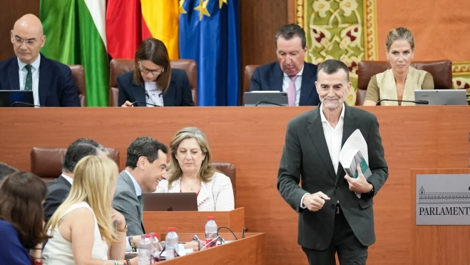 El portavoz de Por Andalucía y coordinador federal de Izquierda Unida, Antonio Maíllo, tras su intervención en la segunda jornada del debate de investidura. María José López / Europa Press El portavoz de Por Andalucía y coordinador federal de Izquierda Unida, Antonio Maíllo, tras su intervención en la segunda jornada del debate de investidura. María José López / Europa Press