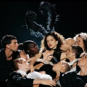 Rosalía sorprende en Los Ángeles al adelantar una canción inédita con una misteriosa voz masculina