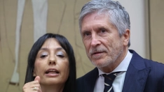 El ministro del Interior, Fernando Grande-Marlaska (d), y la directora general de la Guardia Civil, Mercedes González Fernández (i). Alejandro Martínez Vélez / Europa Press