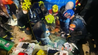 El rescate de Hernán Gil, atrapado bajo los escombros por el doble terremoto en Venezuela. / Fuente: @BomberosdeChile en X