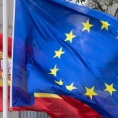 La bandera de España y de la Unión Europea en una foto de archivo. Eduardo Parra / Europa Press