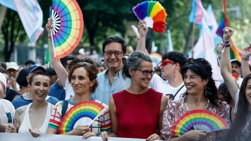 "Esto debería ser delito de odio": las redes estallan ante la vergonzosa opinión de Federico Jiménez Losantos sobre el Orgullo LGTBI que El Mundo ha permitido publicar | RTVE