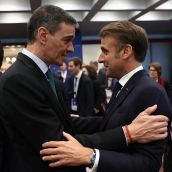 El presidente del Gobierno, Pedro Sánchez, saluda al presidente de Francia, Emmanuel Macron. Foto de archivo: Pool Moncloa / Fernando Calvo El presidente del Gobierno, Pedro Sánchez, saluda al presidente de Francia, Emmanuel Macron. Foto de archivo: Pool Moncloa / Fernando Calvo